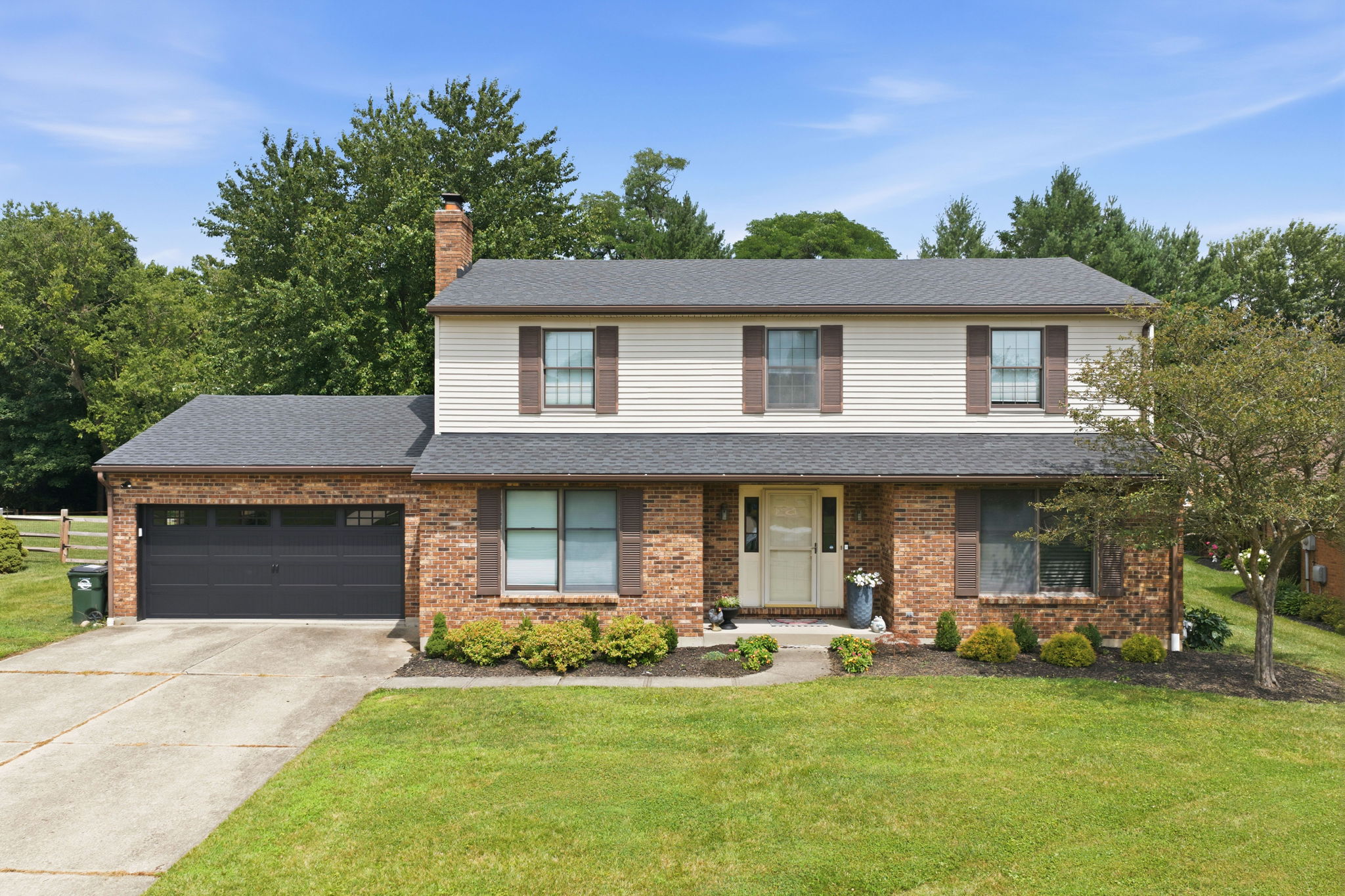 1-web-or-mls-3260 Parkhill Dr (1 of 61)